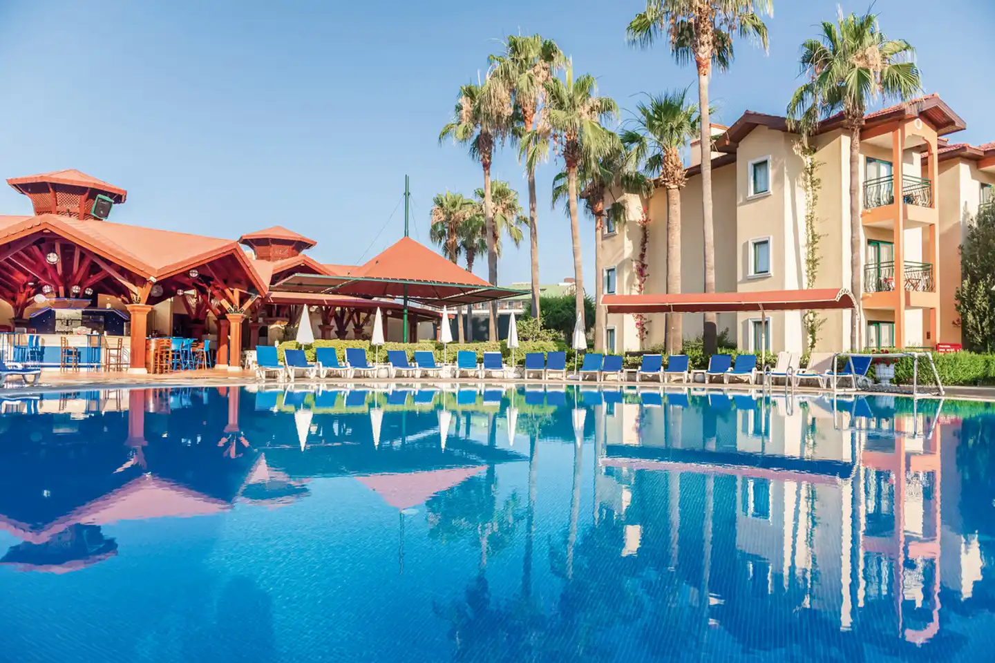 Miramare Queen Pool