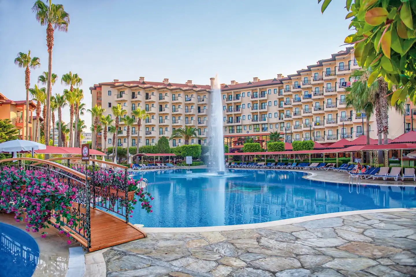 Miramare Queen Pool