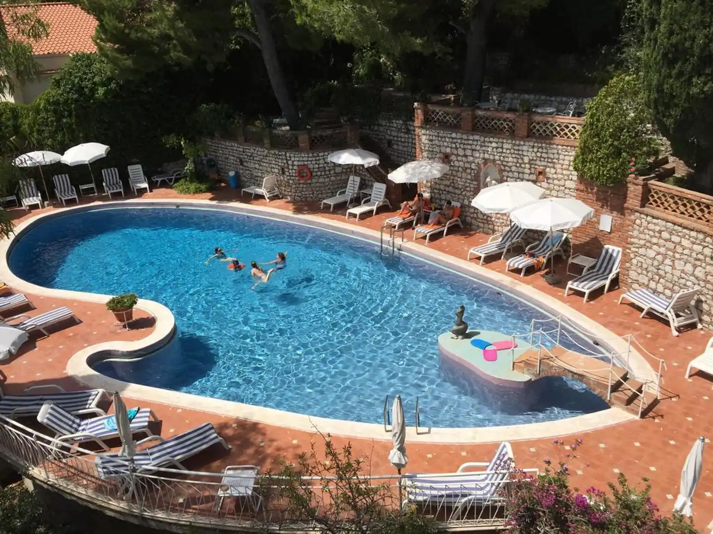 Mediterranée Pool