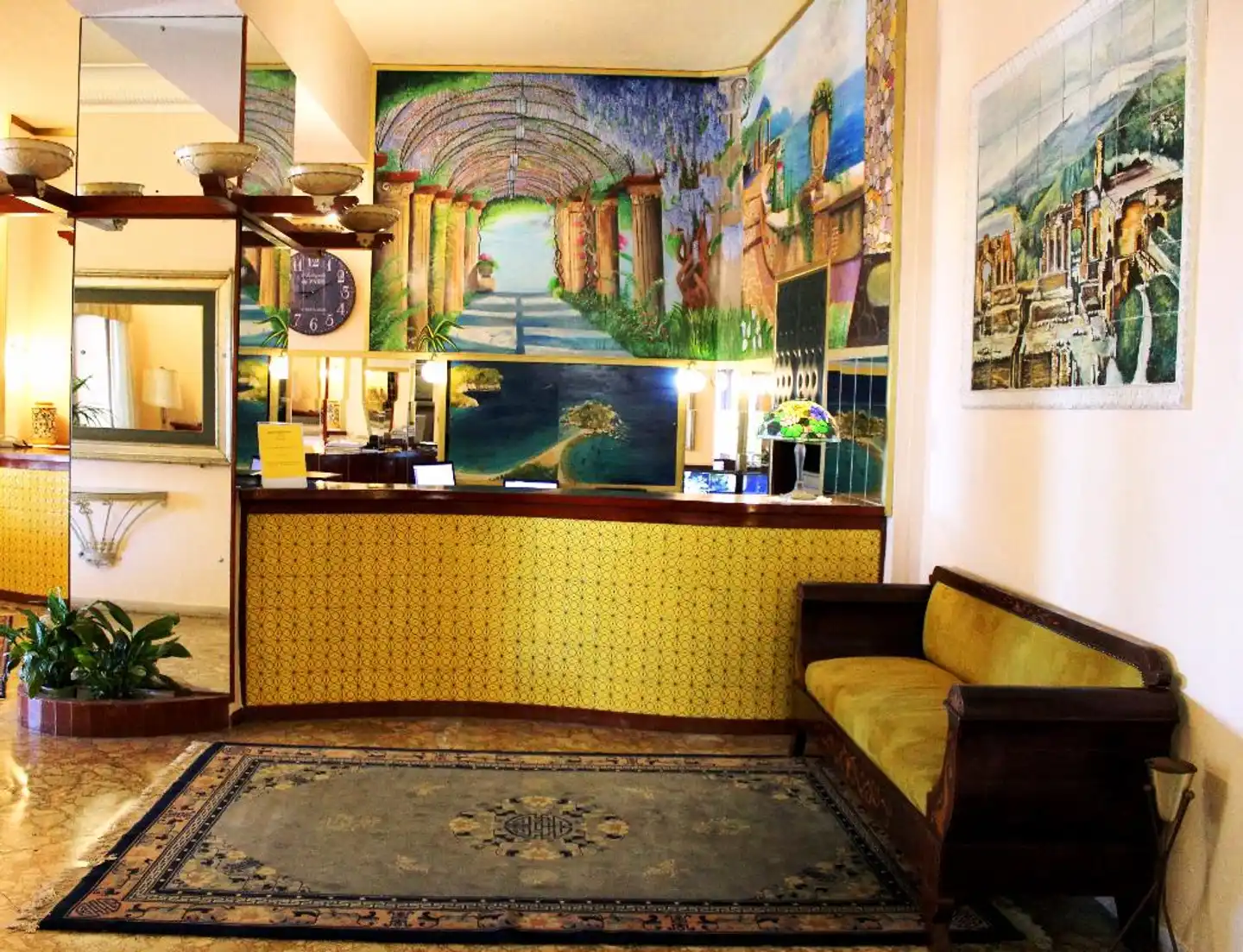 Mediterranée Lobby