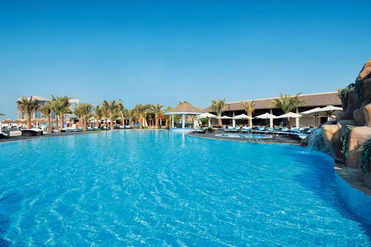 InterContinental Abu Dhabi POOL