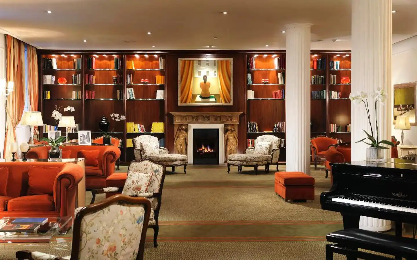 De La Ville Lobby