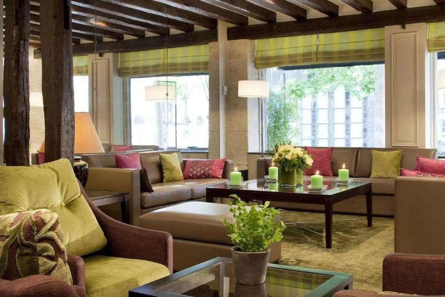 Duquesne Eiffel Lobby