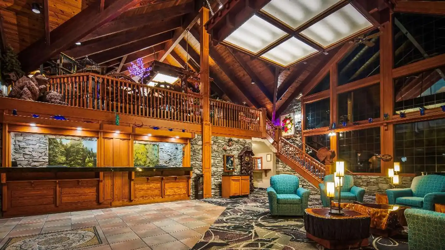 Best Western Plus Yosemite Gateway Inn Lobby