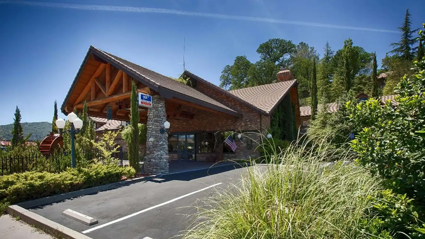 Best Western Plus Yosemite Gateway Inn Aussenansicht