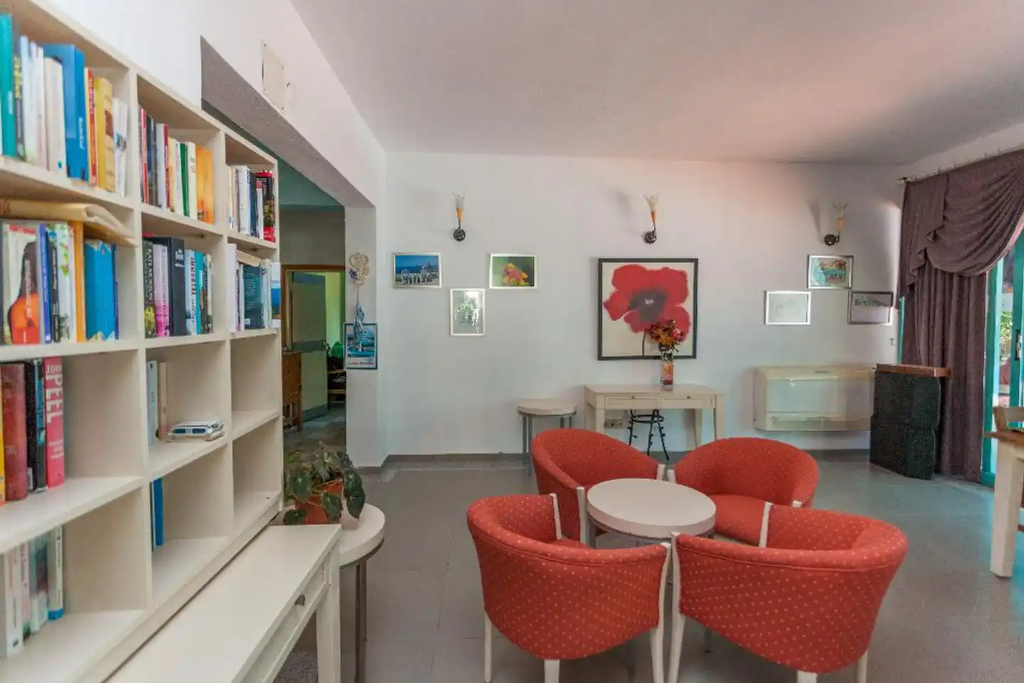 Rebin Beach Lobby