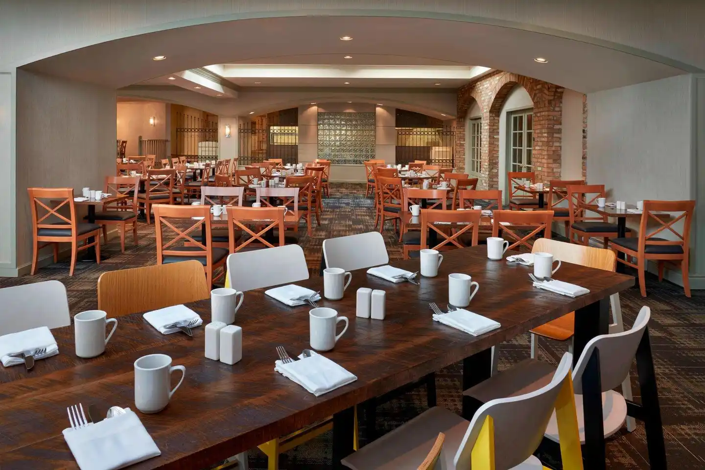 DELTA HOTELS BY MARRIOTT TORONTO AIRPORT & CC Restaurant