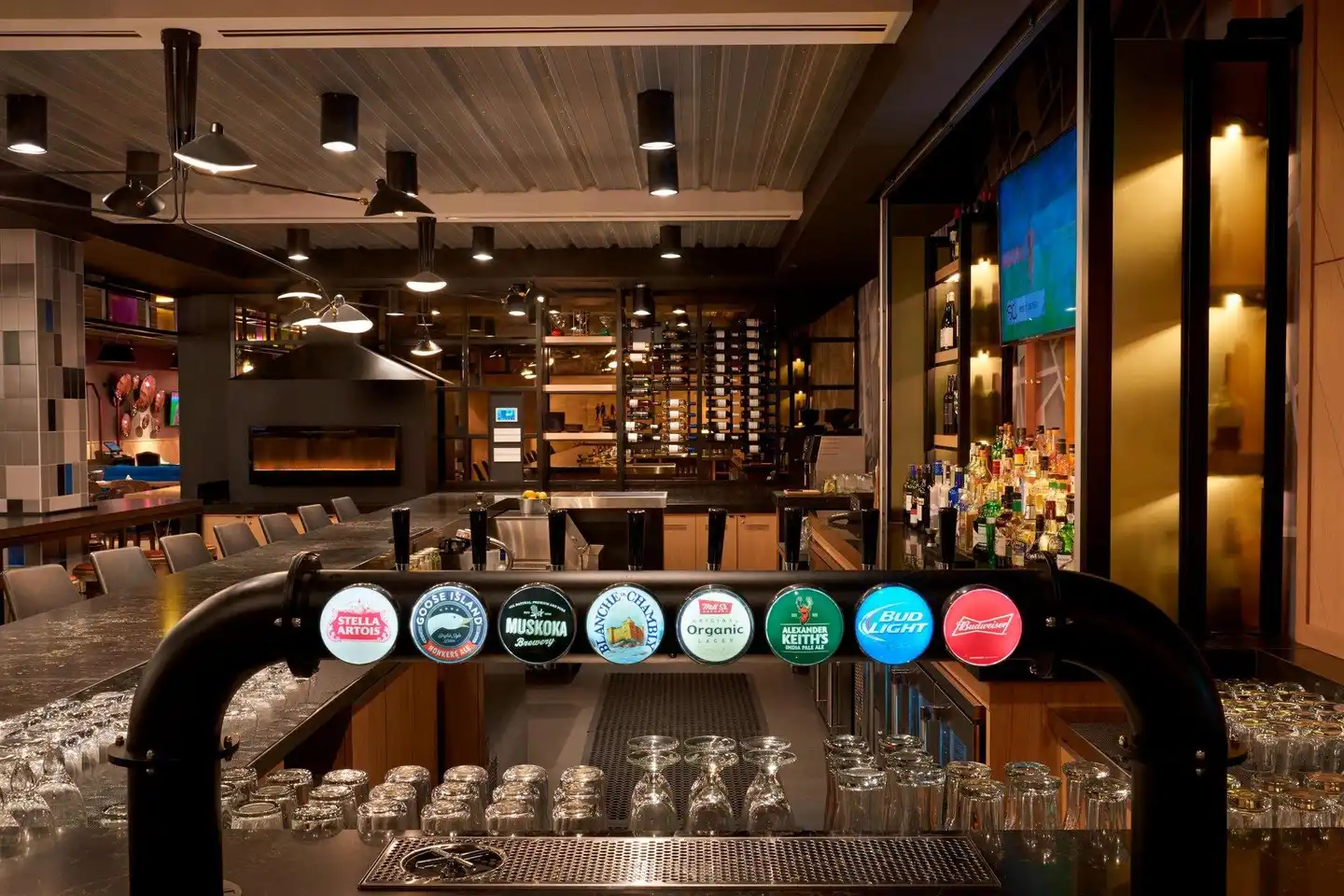 DELTA HOTELS BY MARRIOTT TORONTO AIRPORT & CC Bar