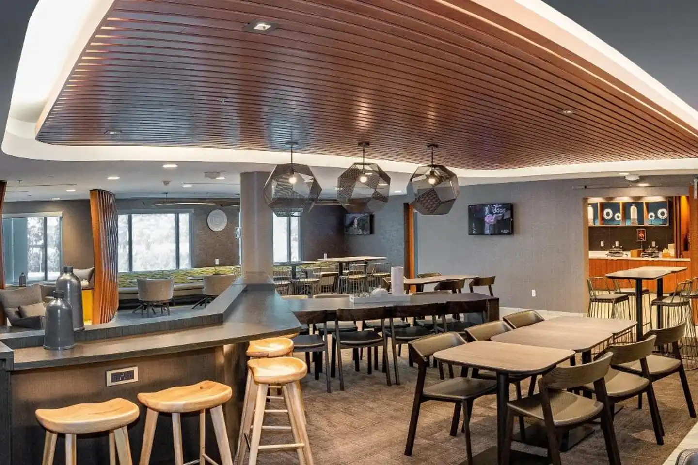 SpringHill Suites by Marriott Anchorage Midtown Bar