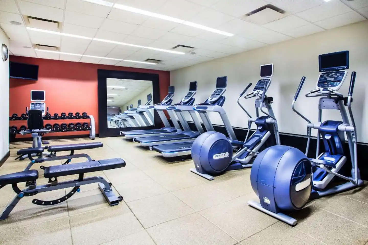 Hilton Garden Inn West 35th Street Sport und Entertainment