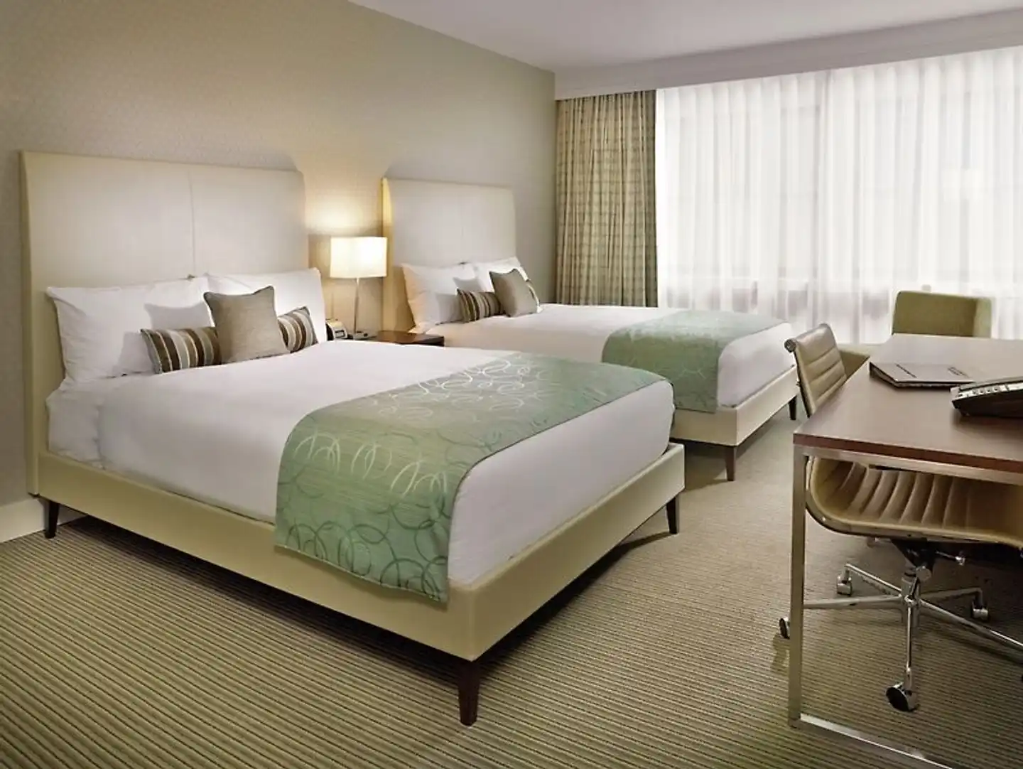 Coast Coal Harbour Hotel by APA Wohnbeispiel