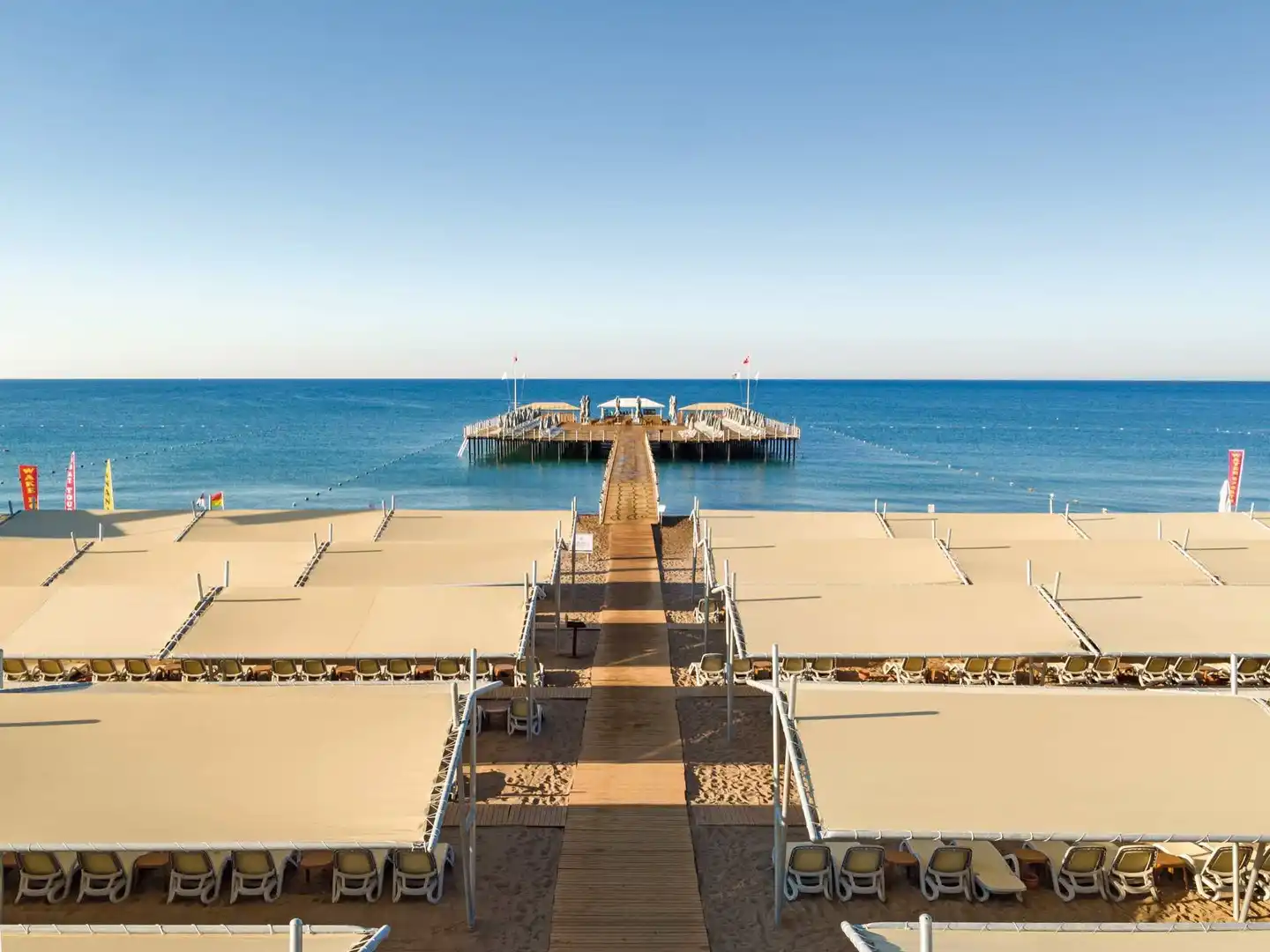 Royal Seginus BEACH