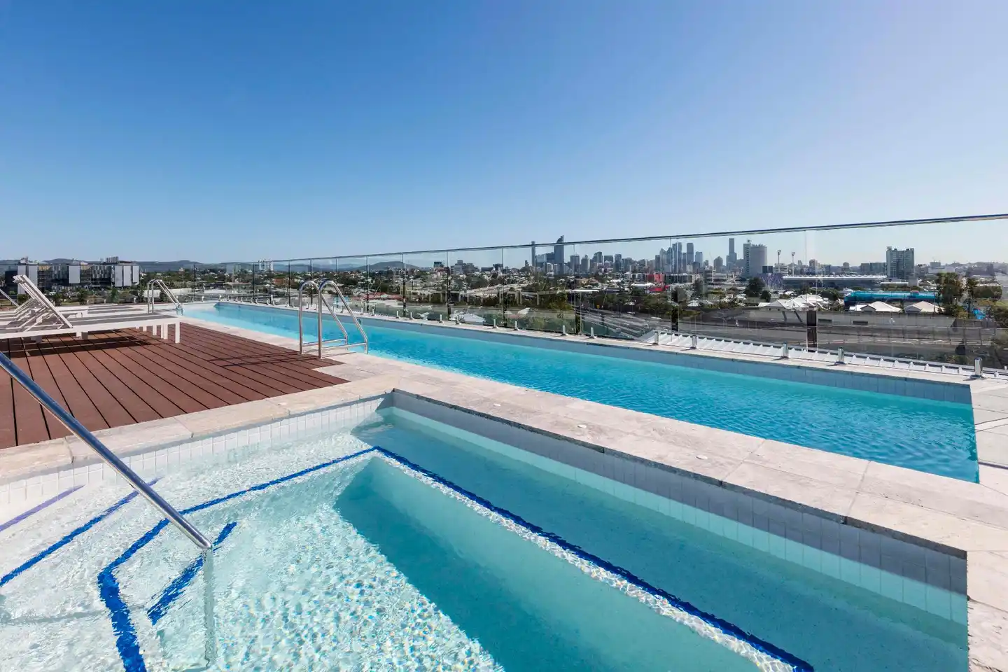 Oaks Woolloongabba Pool