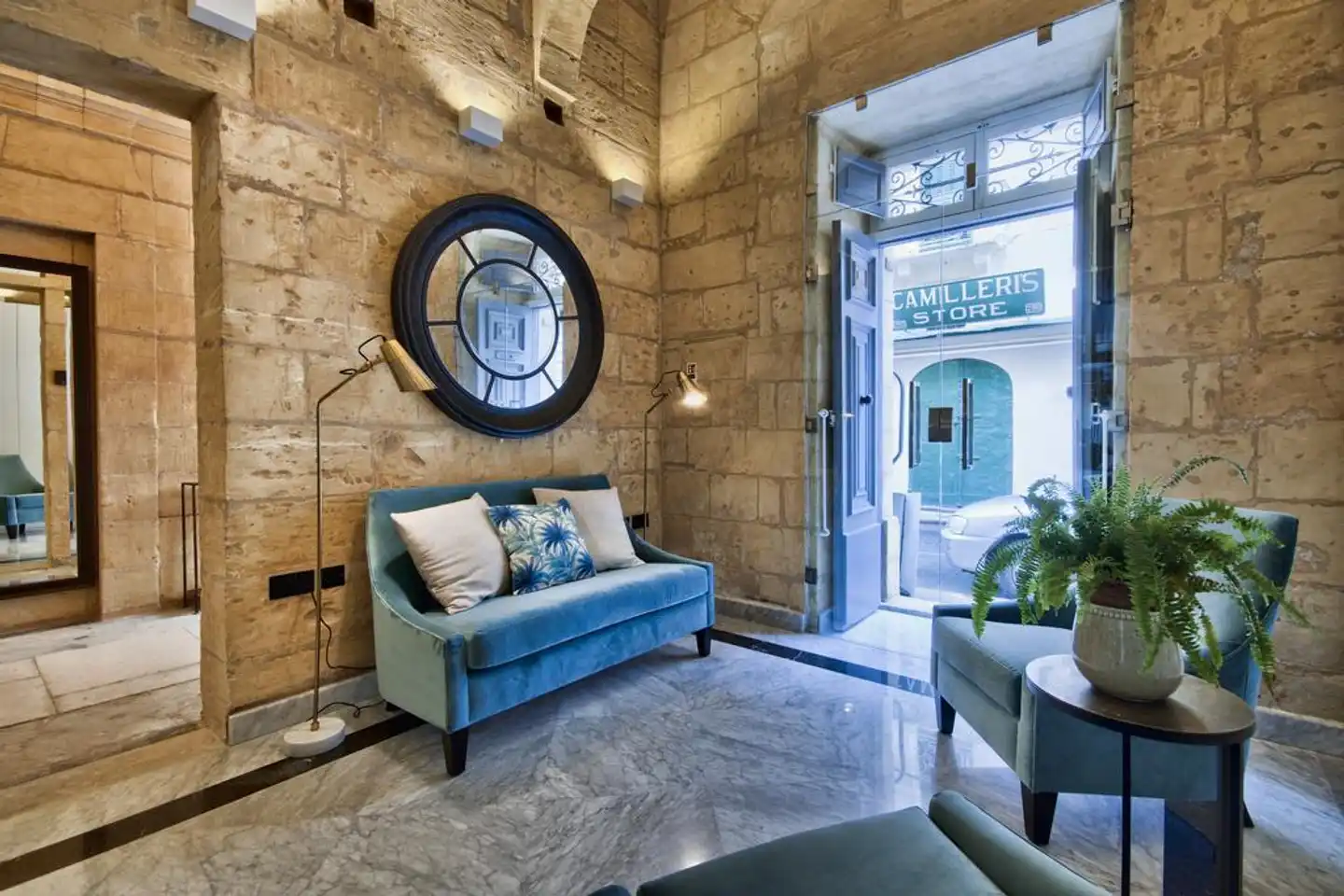 66 Saint Pauls & Spa Lobby