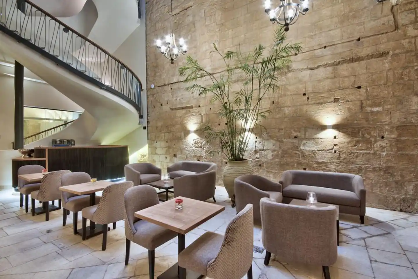 66 Saint Pauls & Spa Lobby
