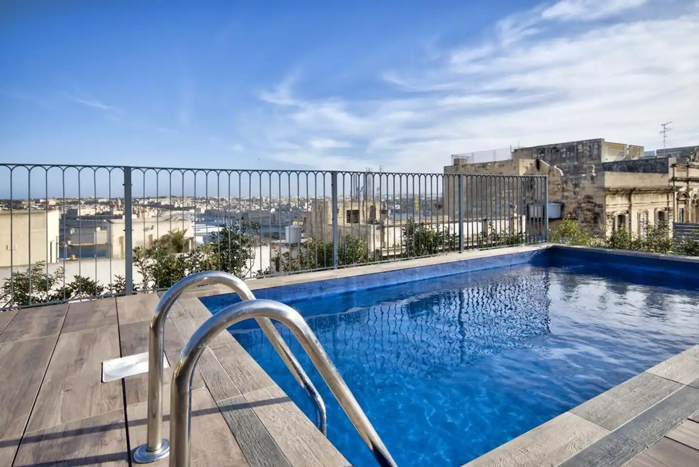 66 Saint Pauls & Spa Pool