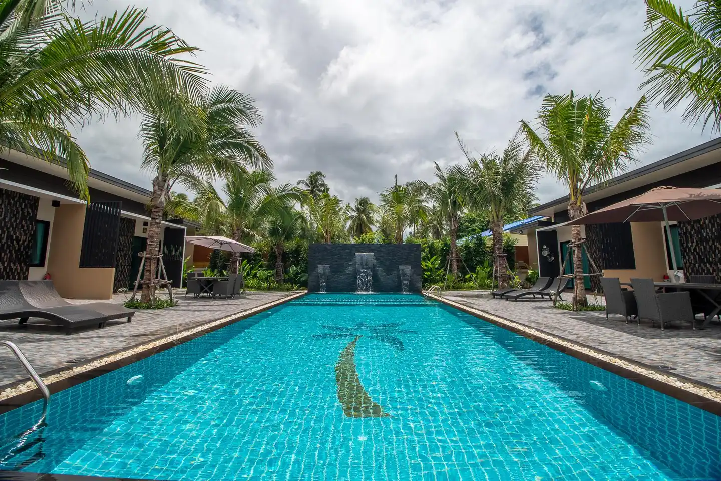 Coco Pina Pool