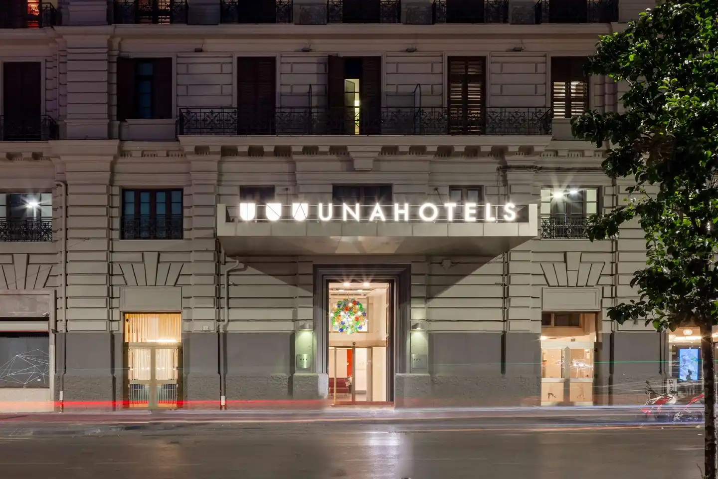 UNAHOTELS Napoli Aussenansicht