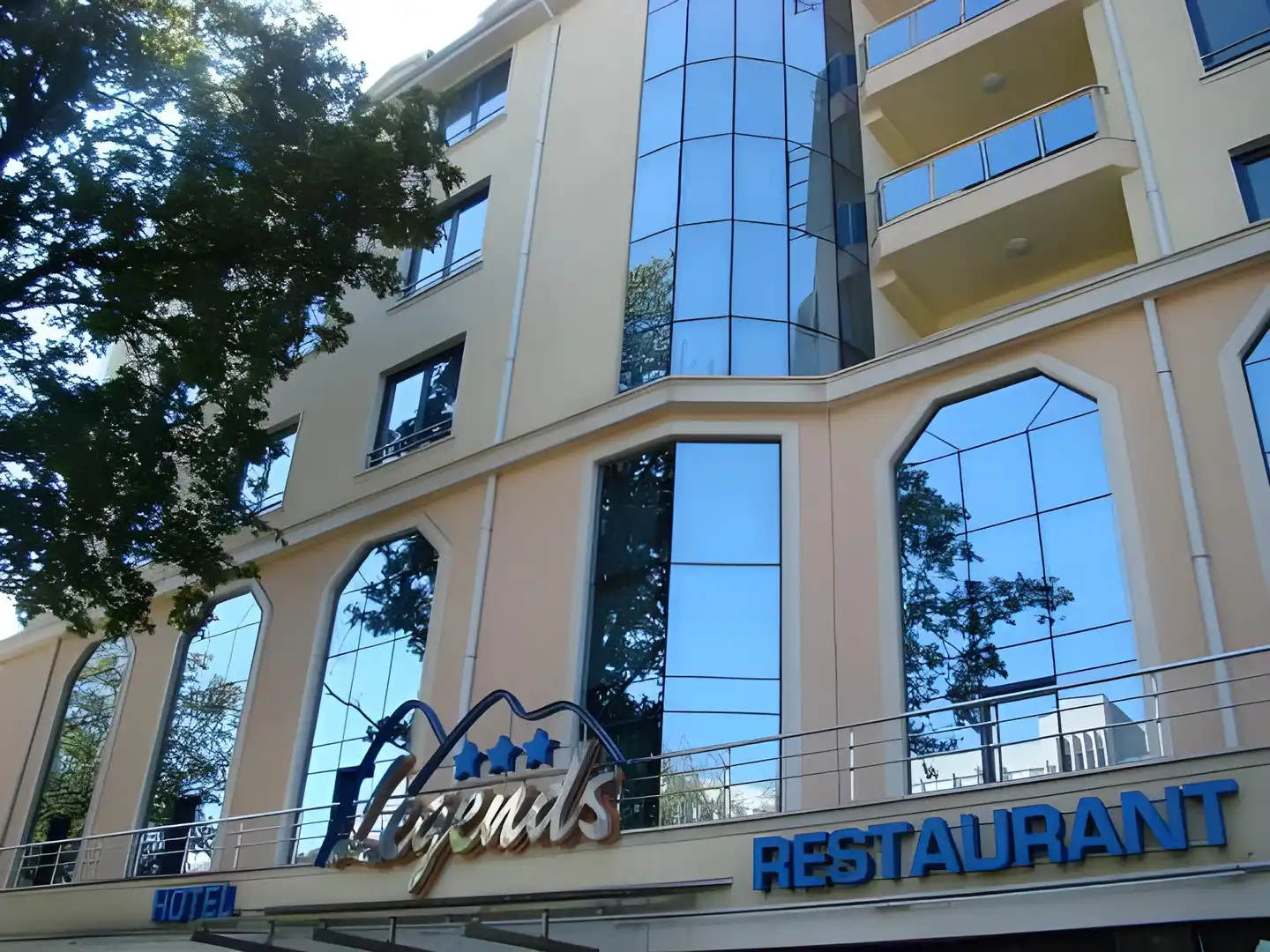 Legends Hotel Aussenansicht