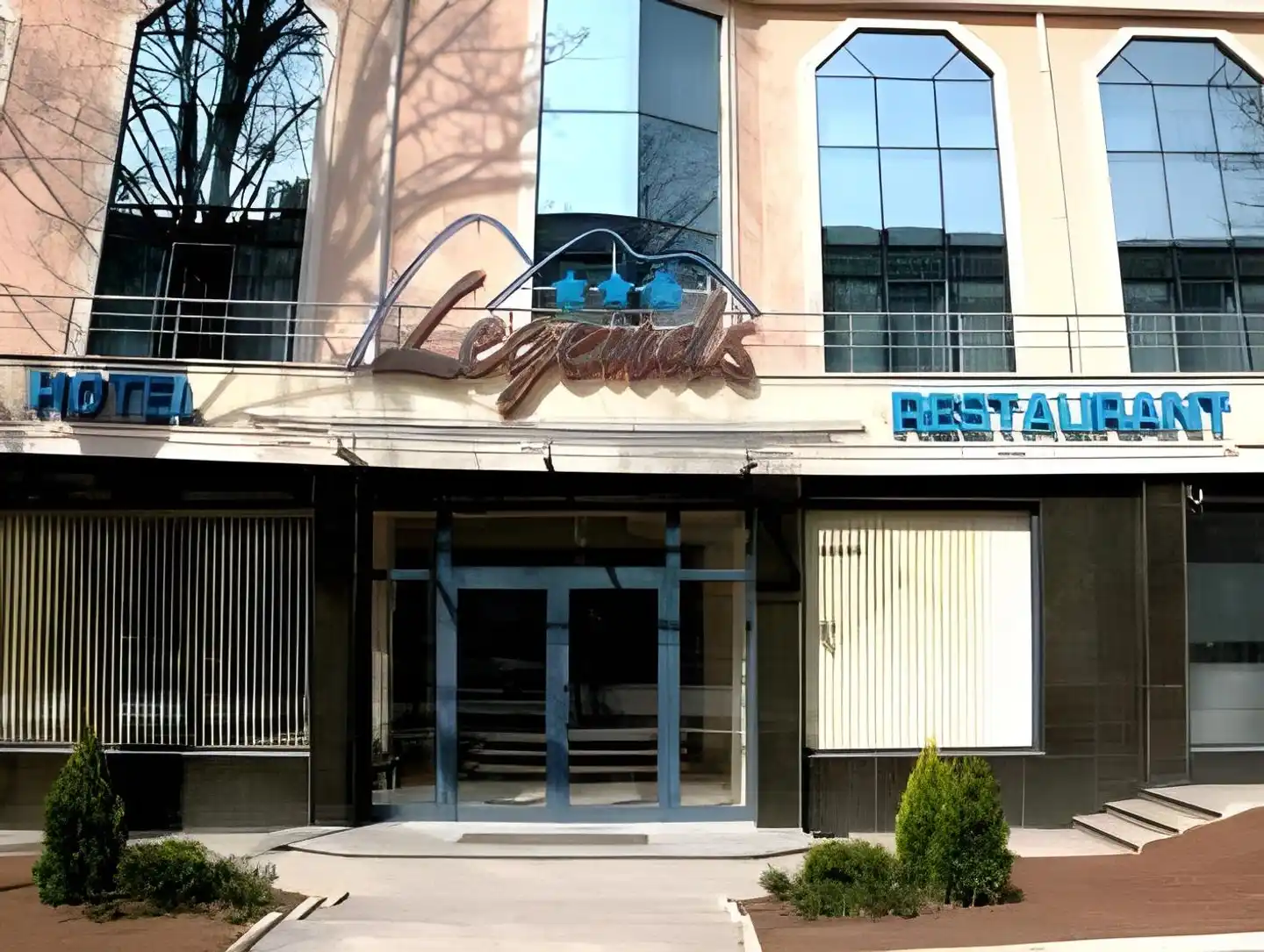 Legends Hotel Aussenansicht