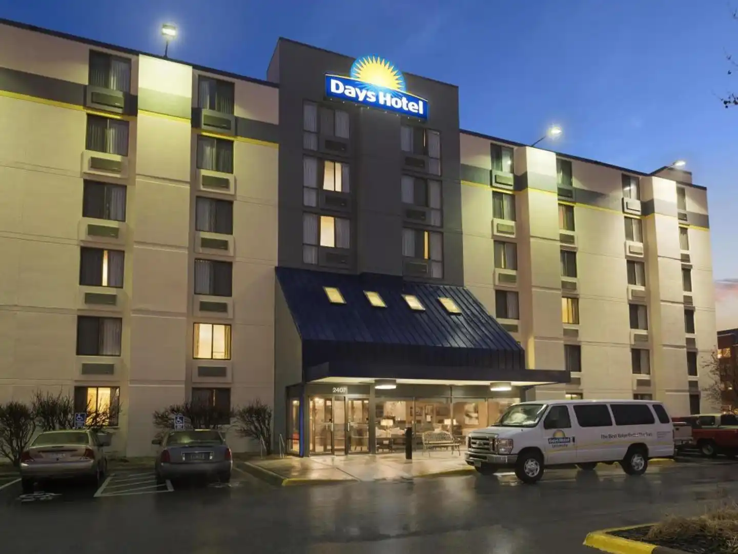 Days Hotel by Wyndham University Ave SE Aussenansicht