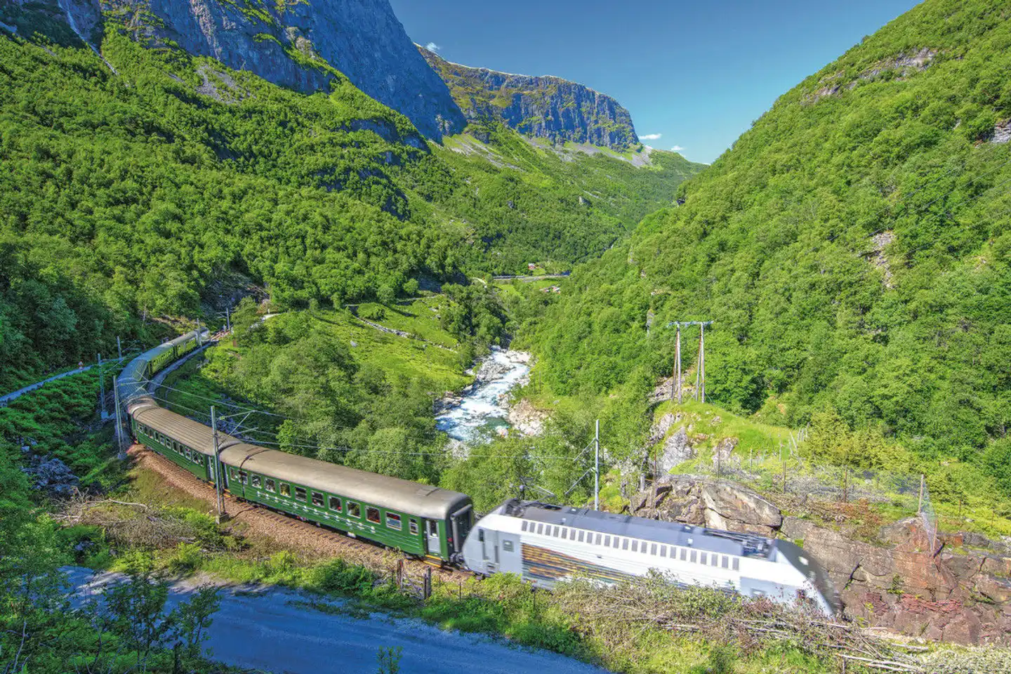 Mit Postschiff und Bahn durch Norwegen Landschaft