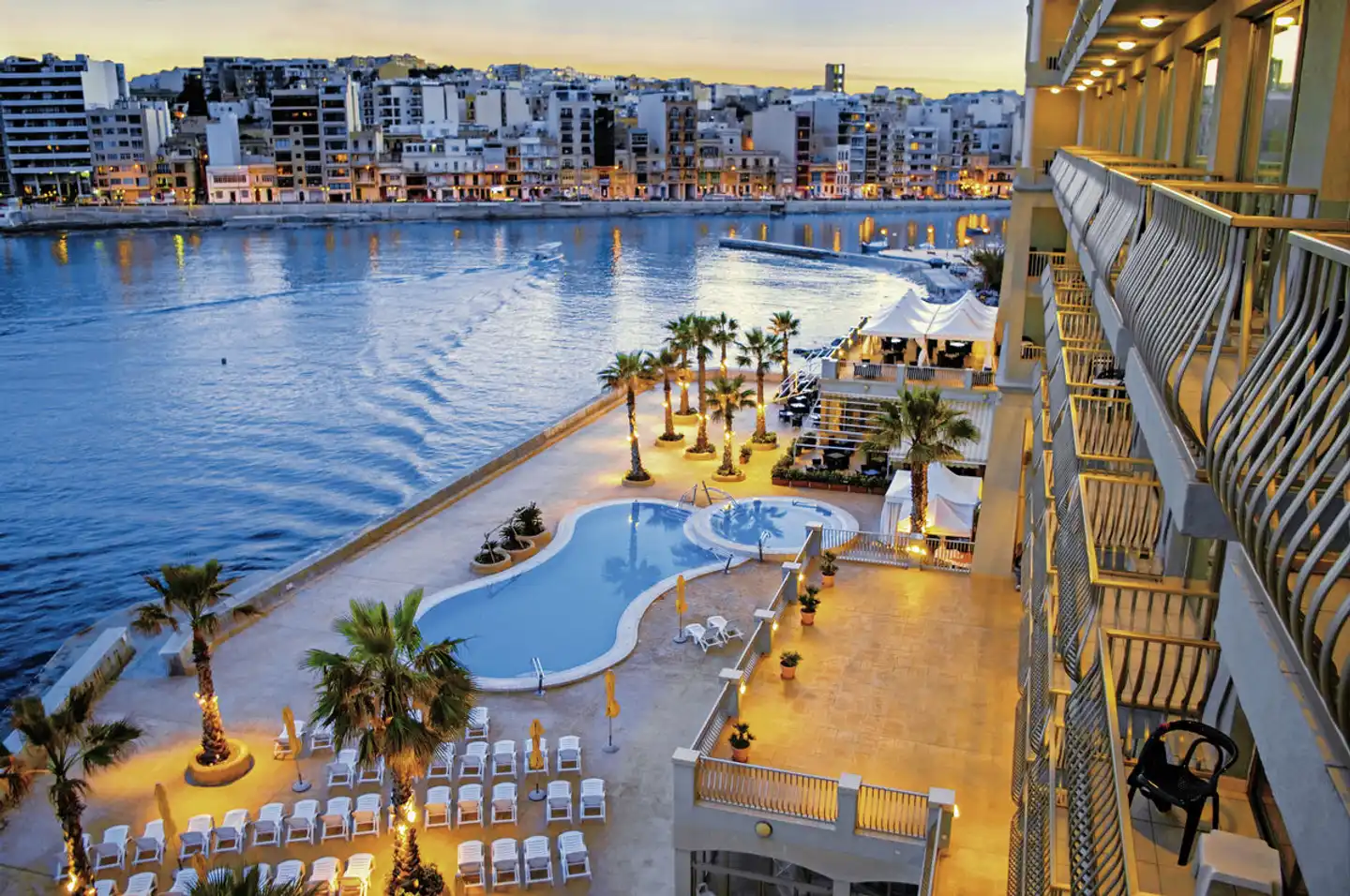Cavalieri Art Hotel INDOOR_POOL