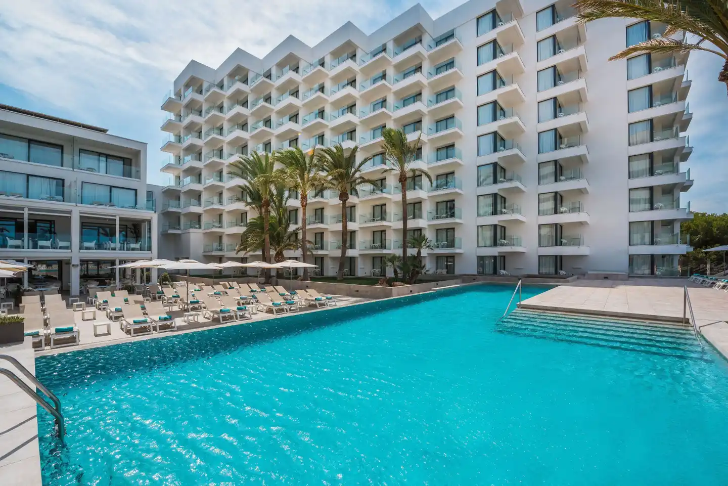 Iberostar Waves Cala Millor Pool