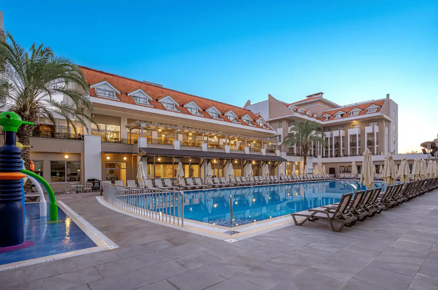 Side Story Resort & Spa Hotel Aussenansicht