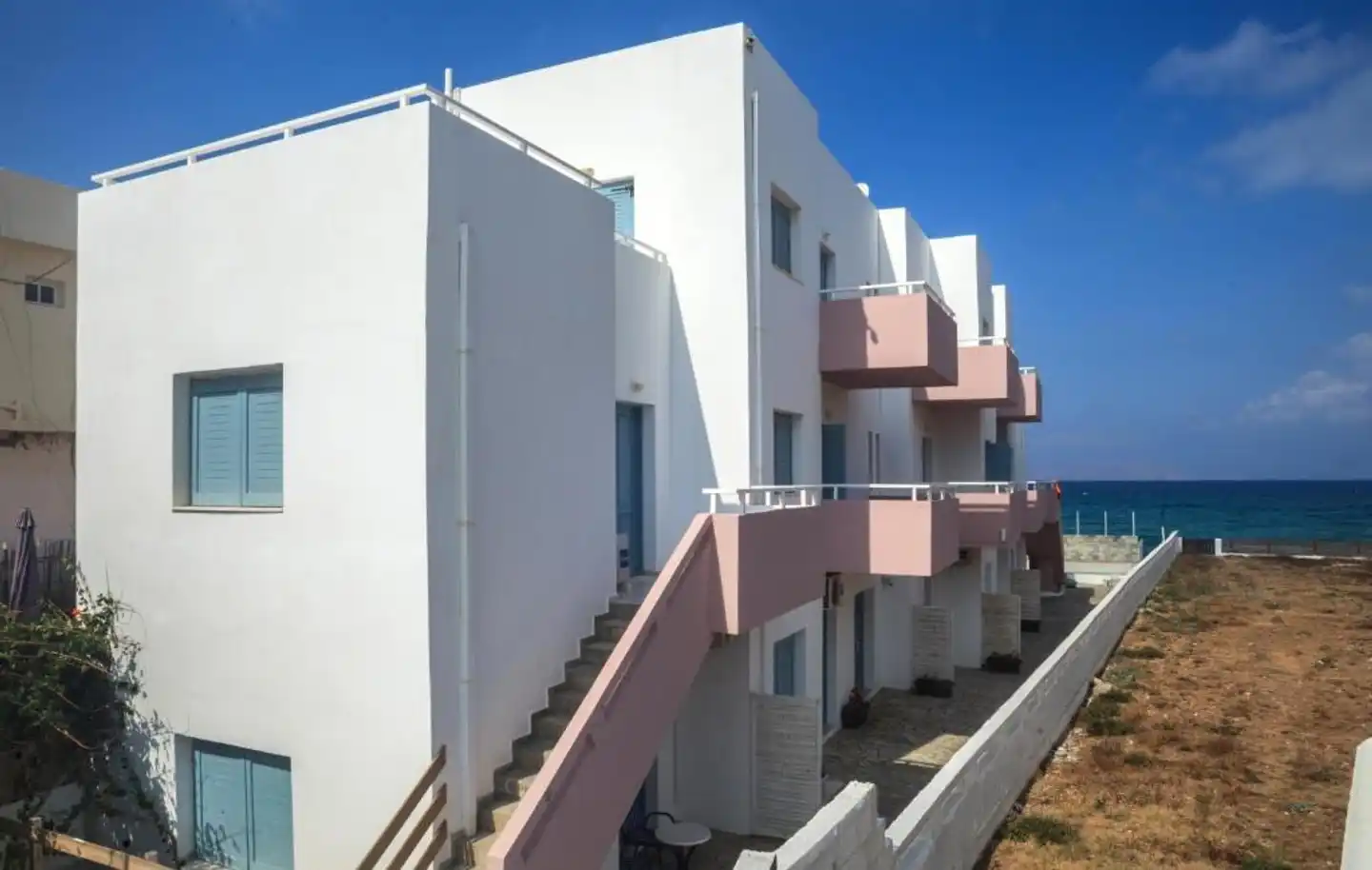 Almare Beach Hotel Aussenansicht