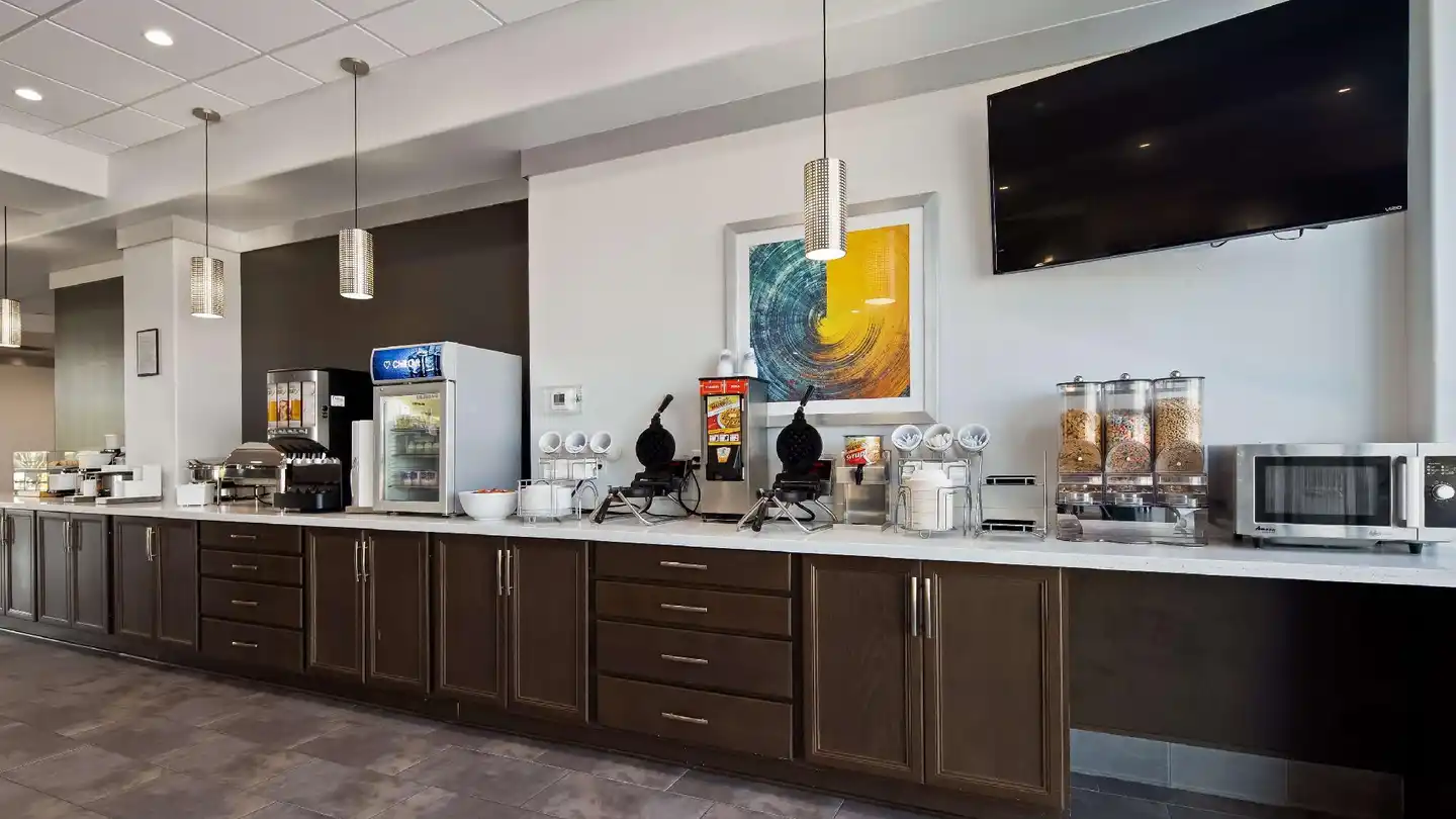 Best Western Plus Roland Inn & Suites Restaurant