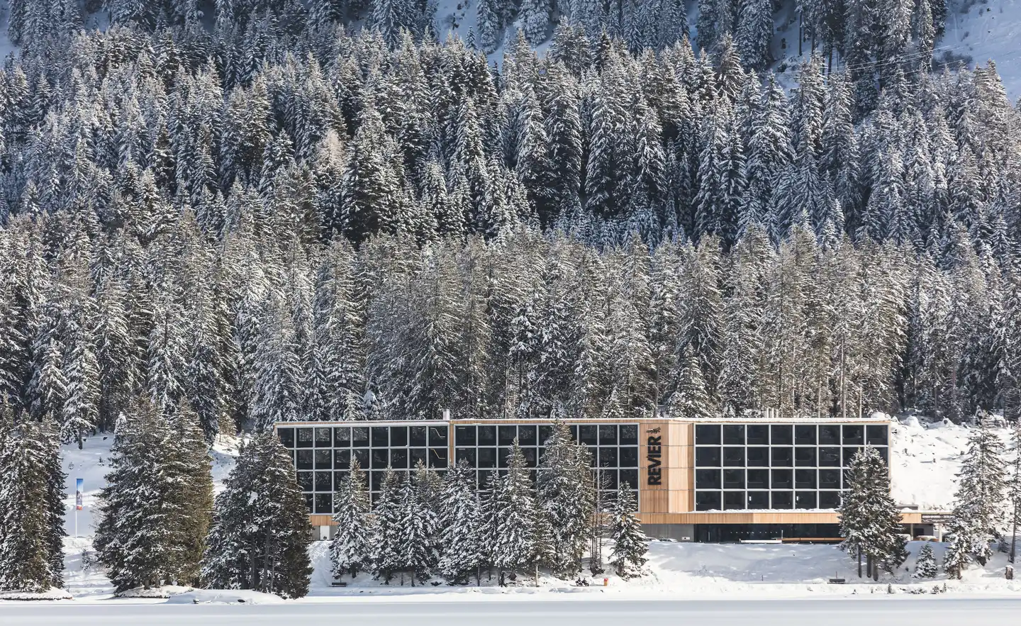Revier Mountain Lodge Aussenansicht