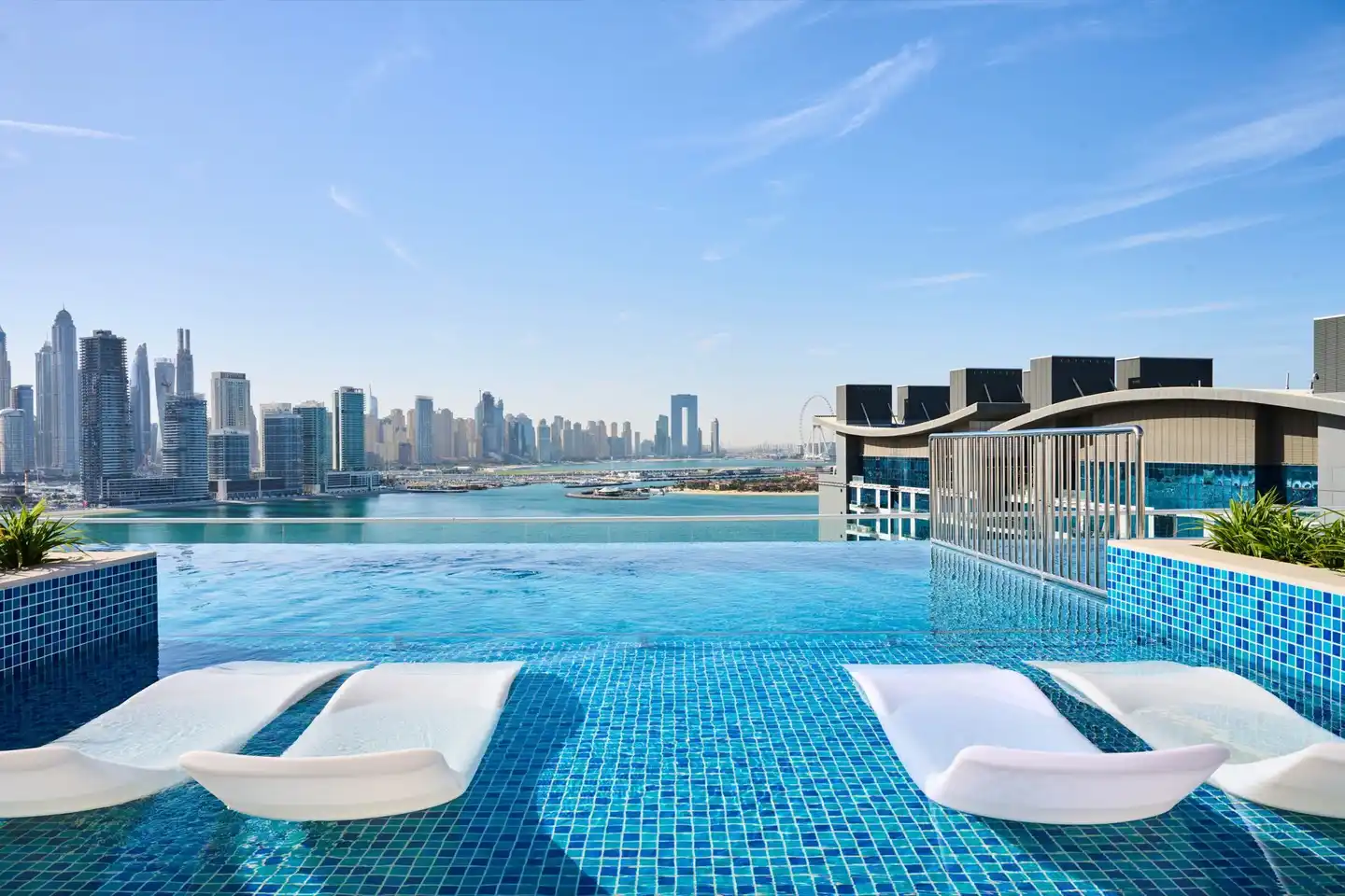 NH Collection Dubai The Palm Pool