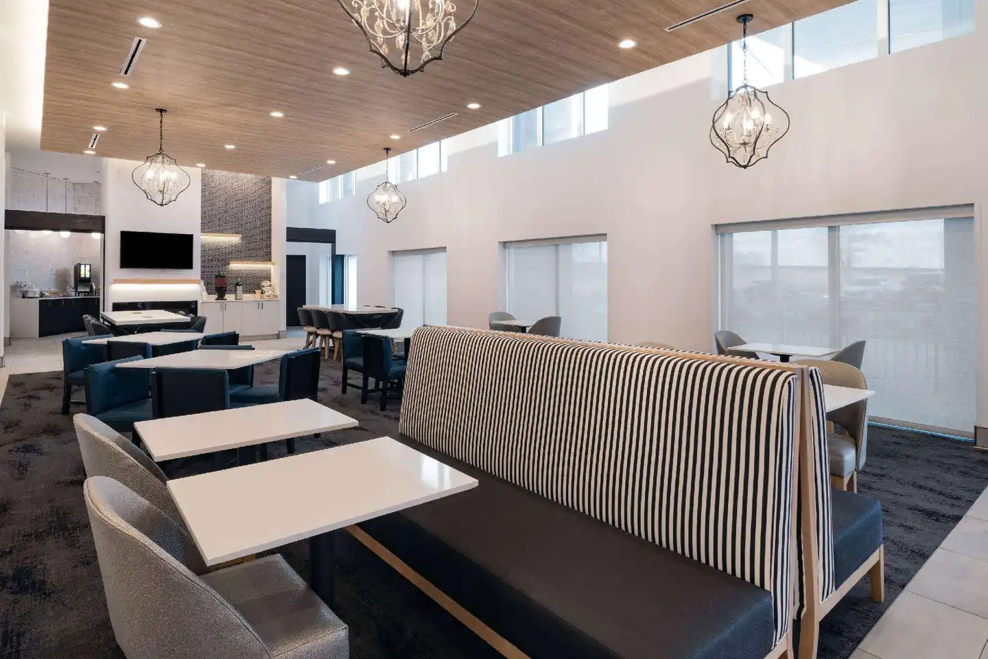 La Quinta by Wyndham Chicago O'Hare Airport Lobby