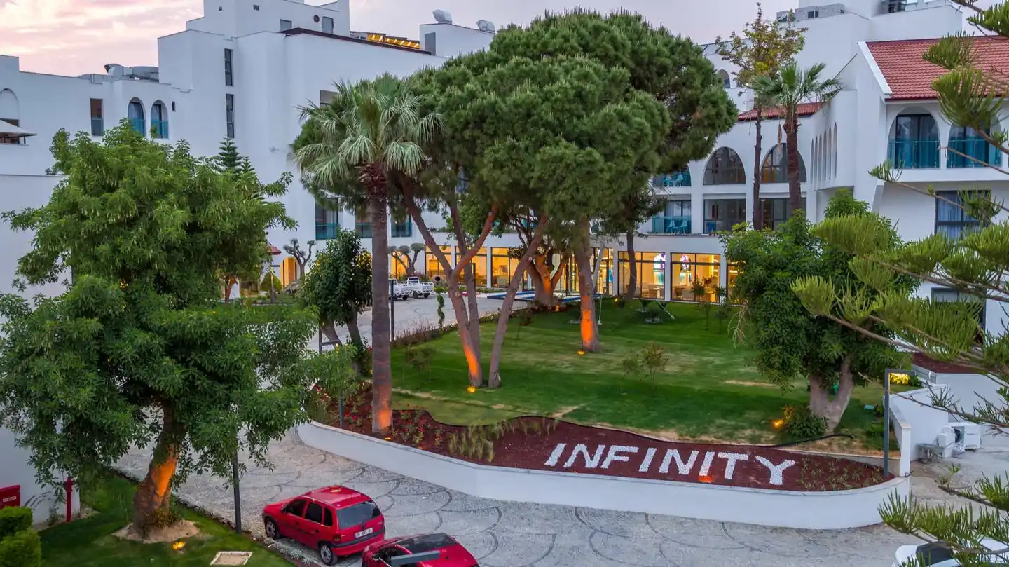 Infinity by Yelken Garten