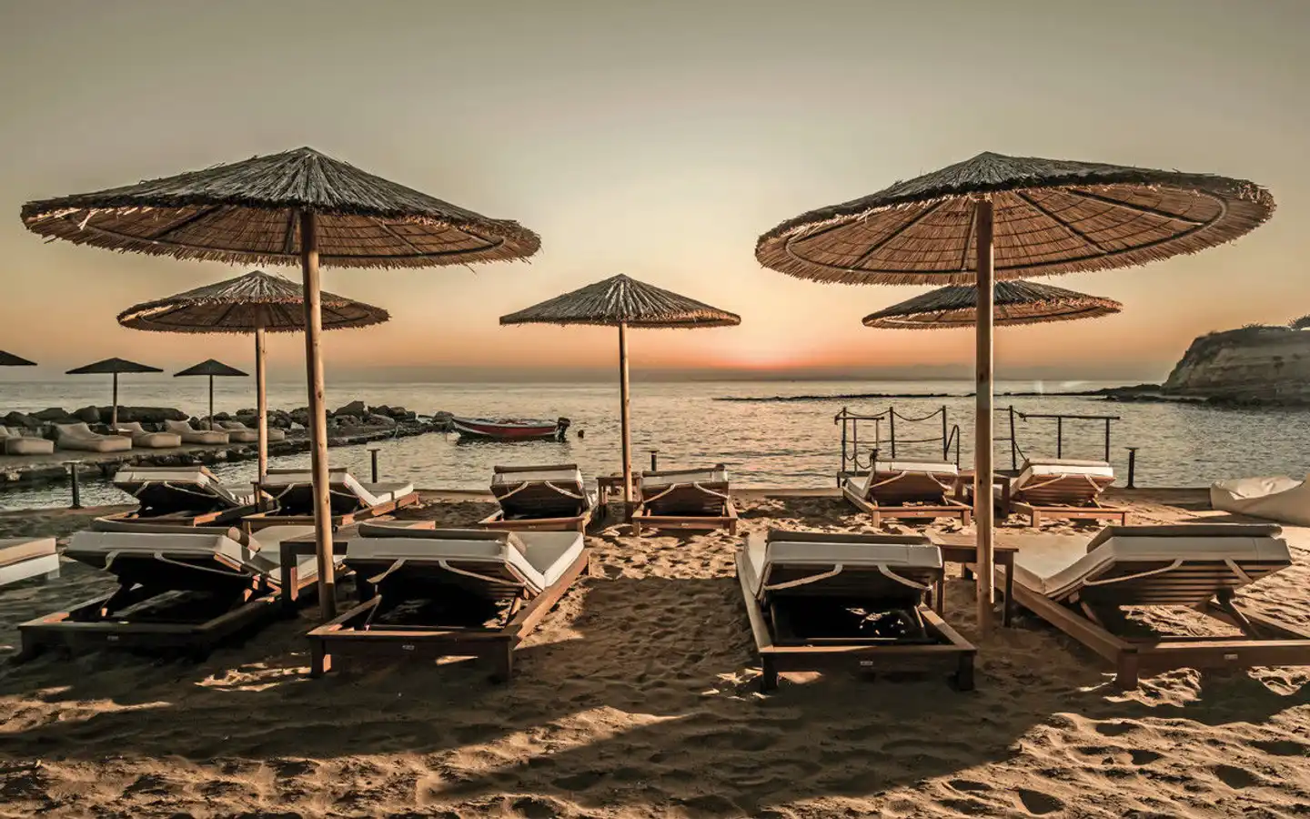 Alexandra Beach Resort & Spa Strand