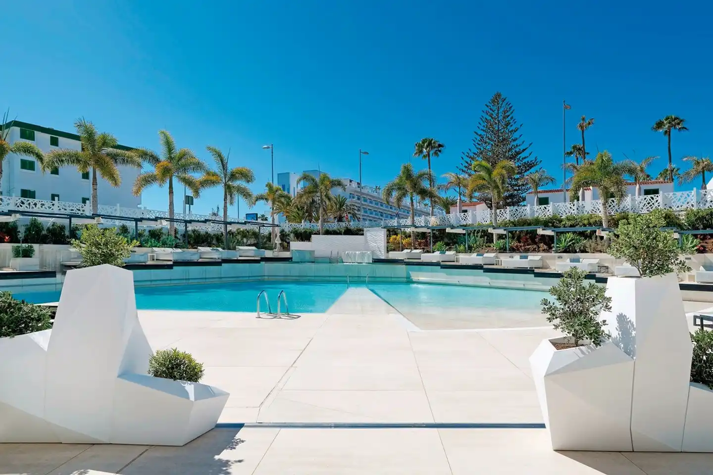 Caserio Pool