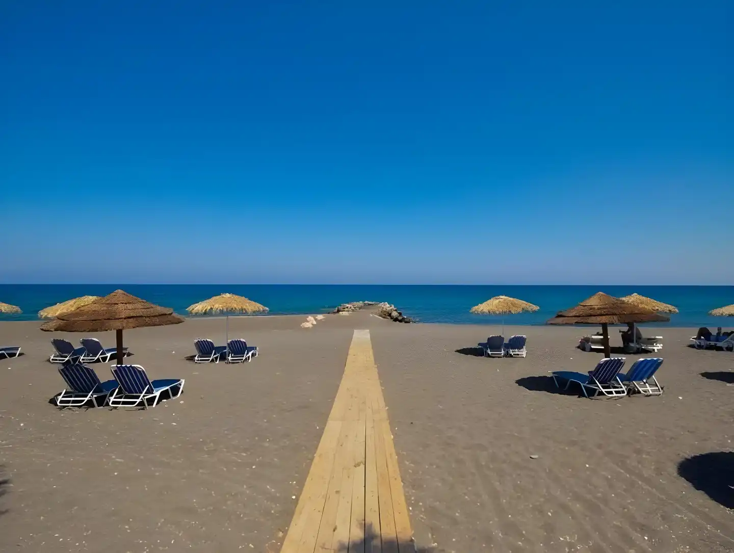 Nikki Beach Resort Santorini Strand