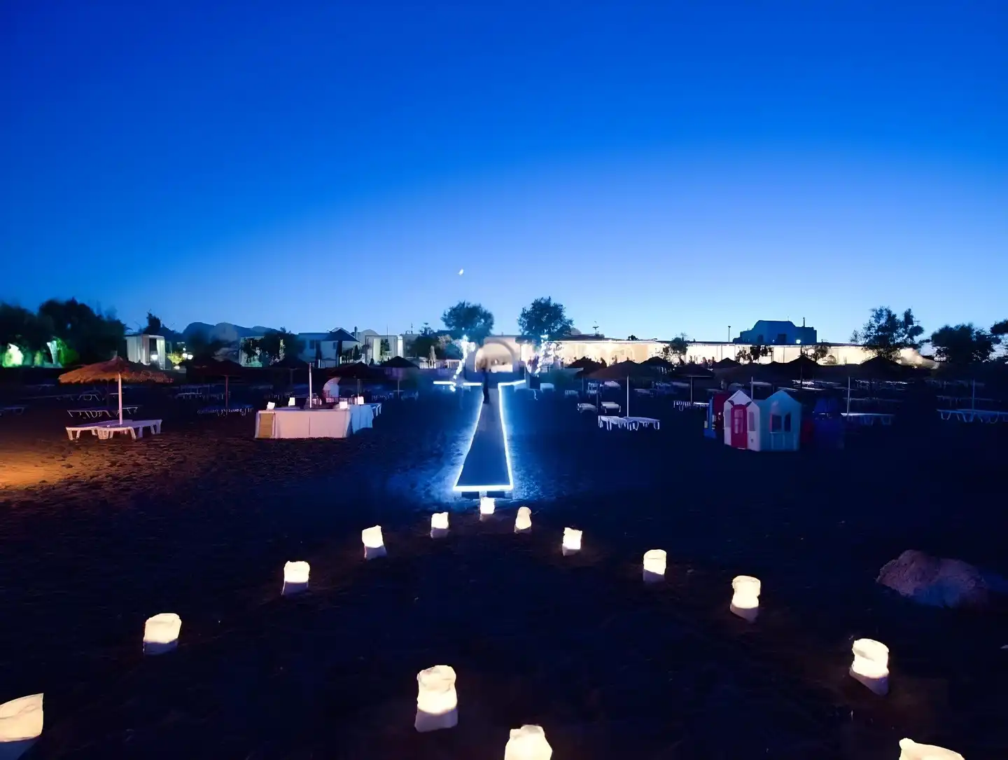 Nikki Beach Resort Santorini Aussenansicht