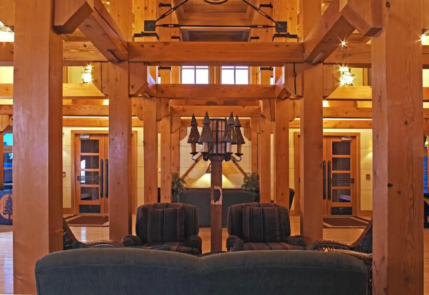 Old Faithful Snow Lodge & Cabins Lobby