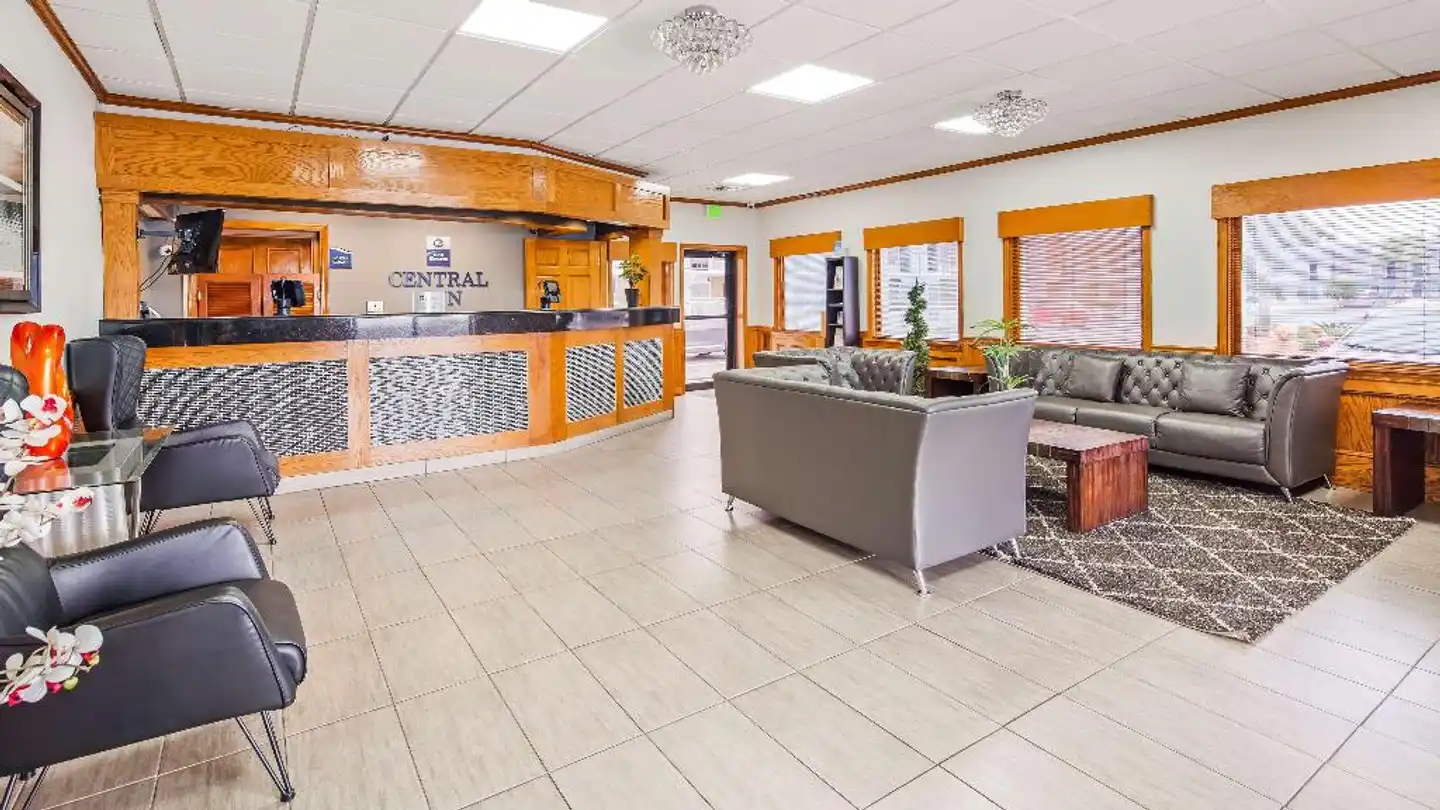 Best Western Central Inn Lobby