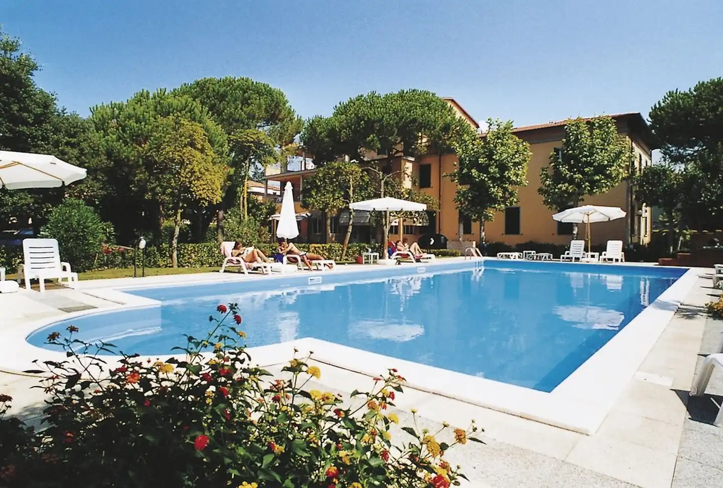 Apuana Pool