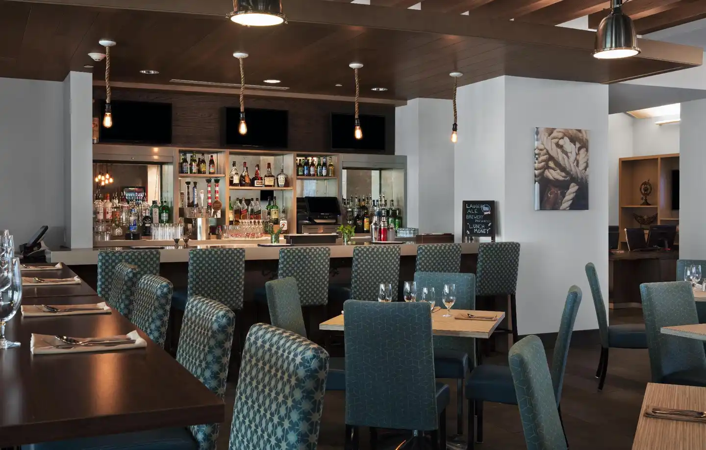 Four Points by Sheraton Fort Lauderdale Airport/Cruise Port Bar