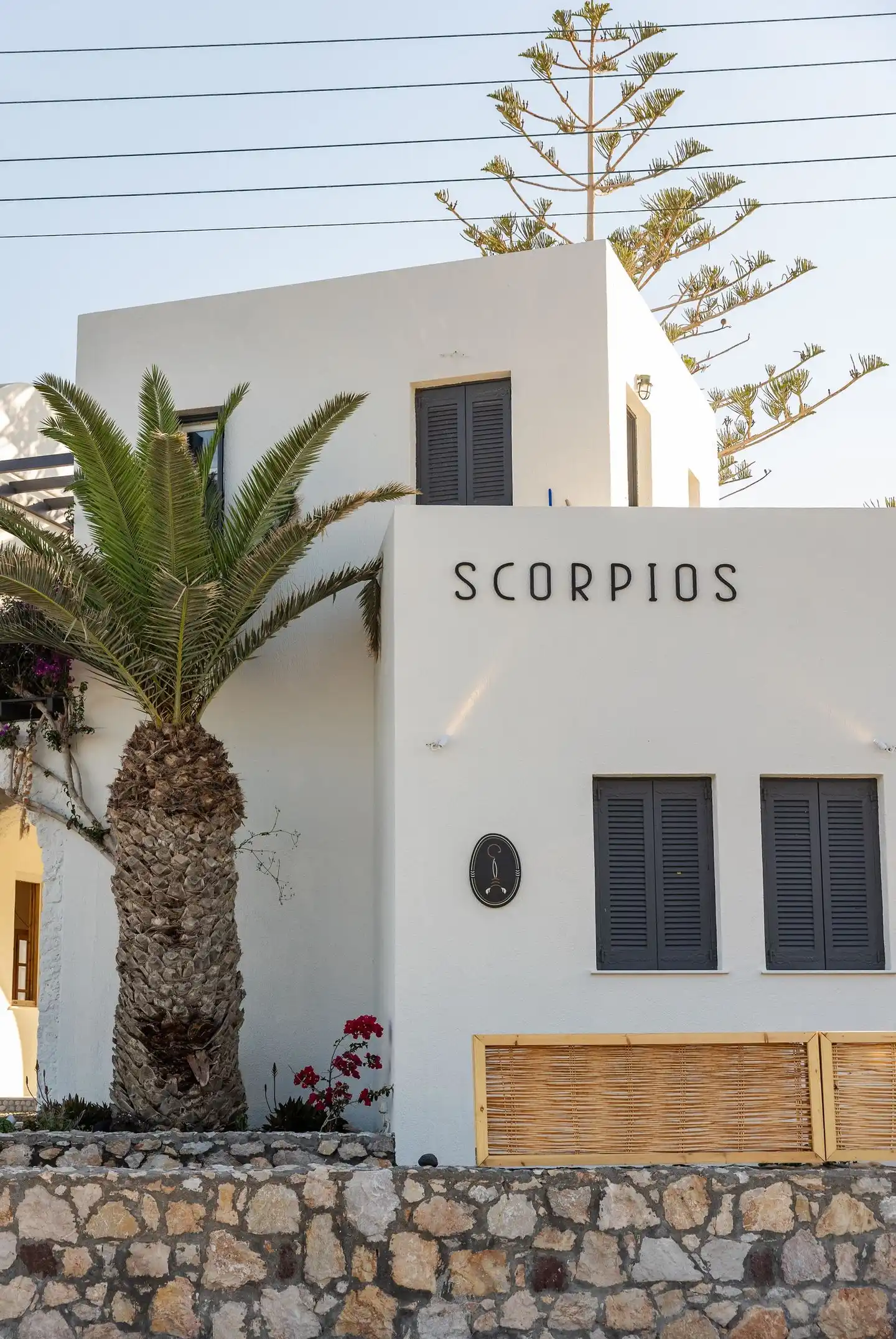 Scorpios Beach Santorini Aussenansicht