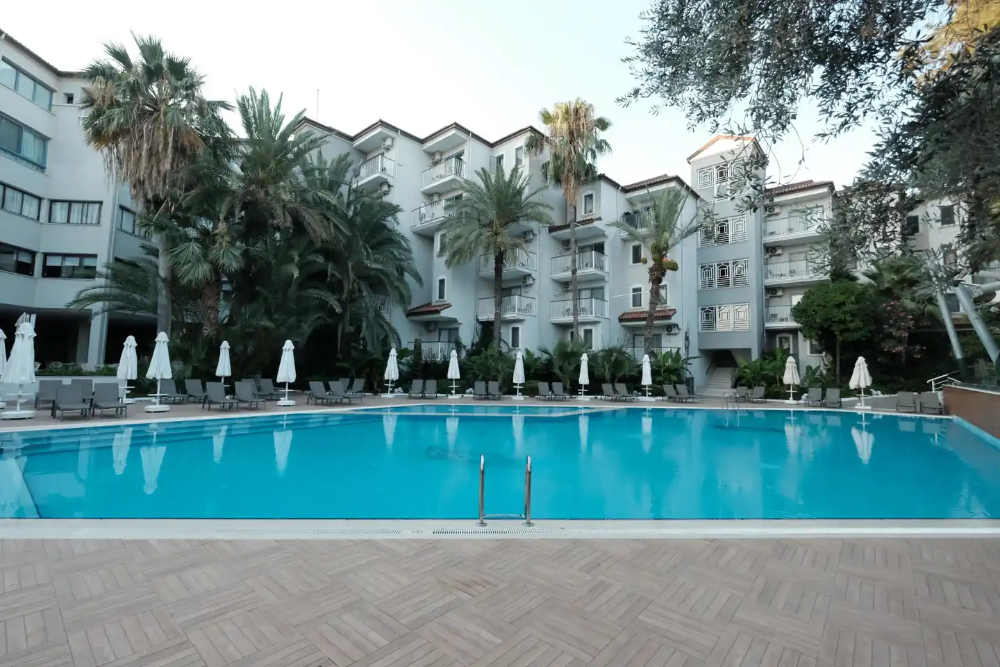 Paloma Marina Suites Pool