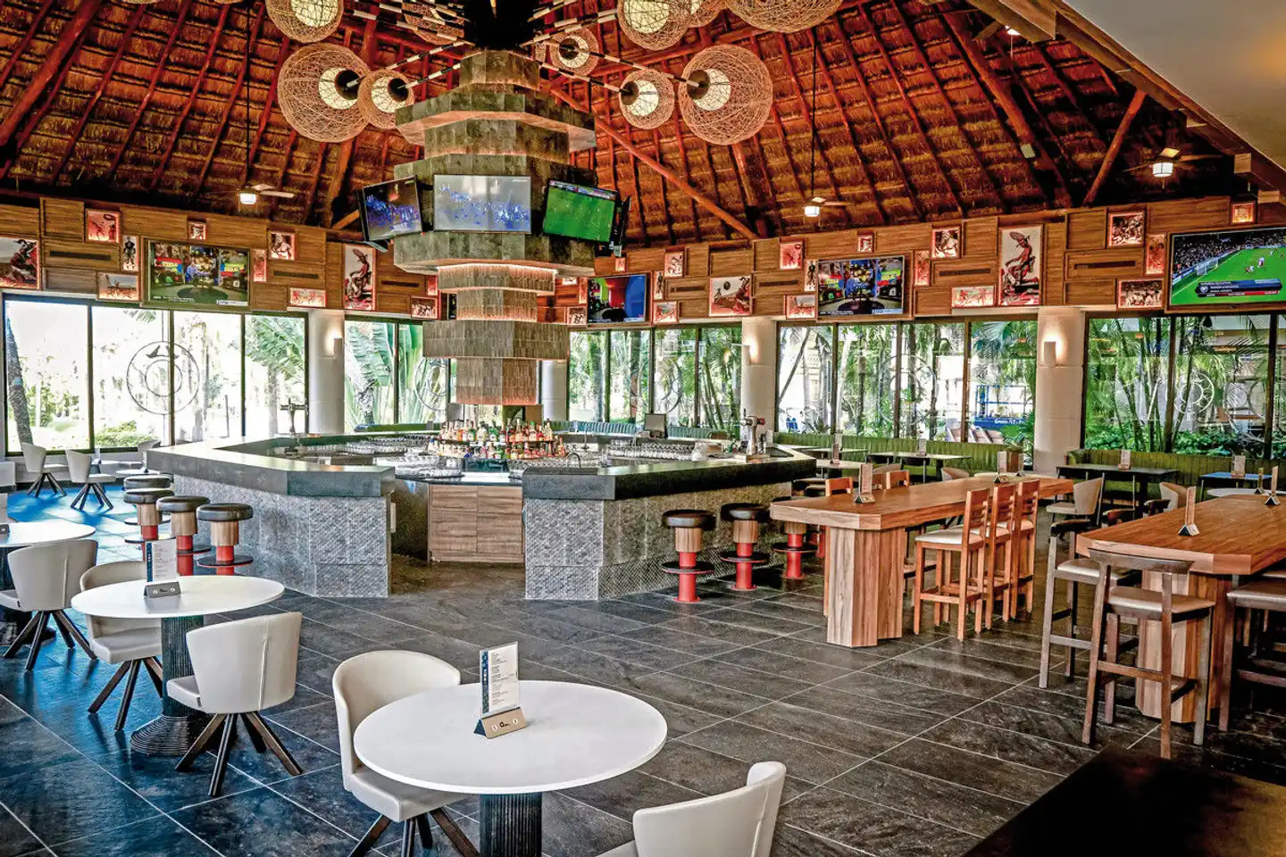 Bahia Principe Luxury Akumal Bar