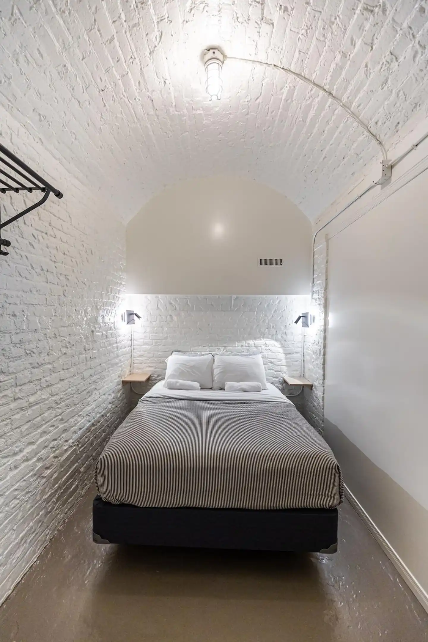 HI- Ottawa Jail Hostel Wellness