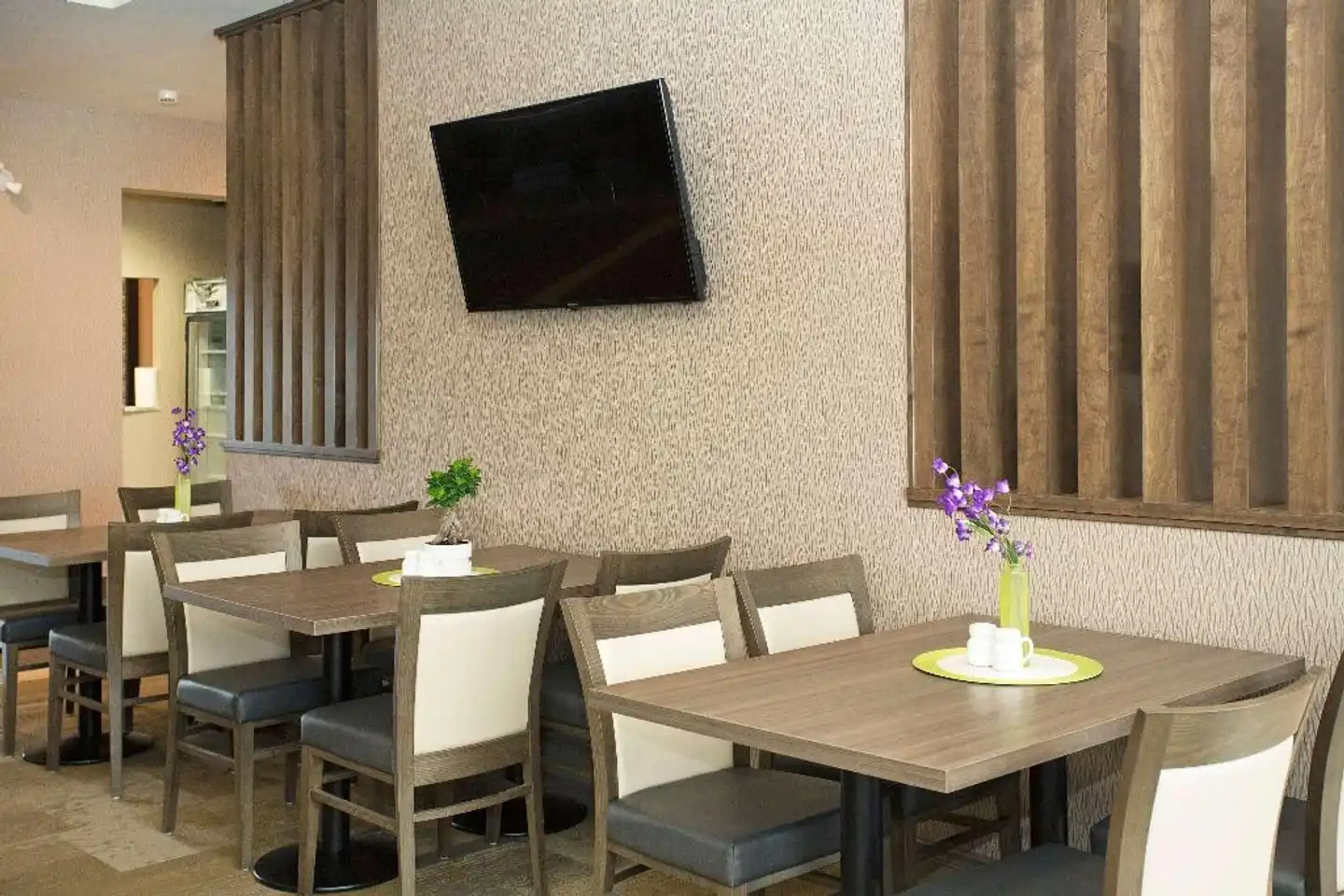 Wingate by Wyndham Calgary Airport Terrasse