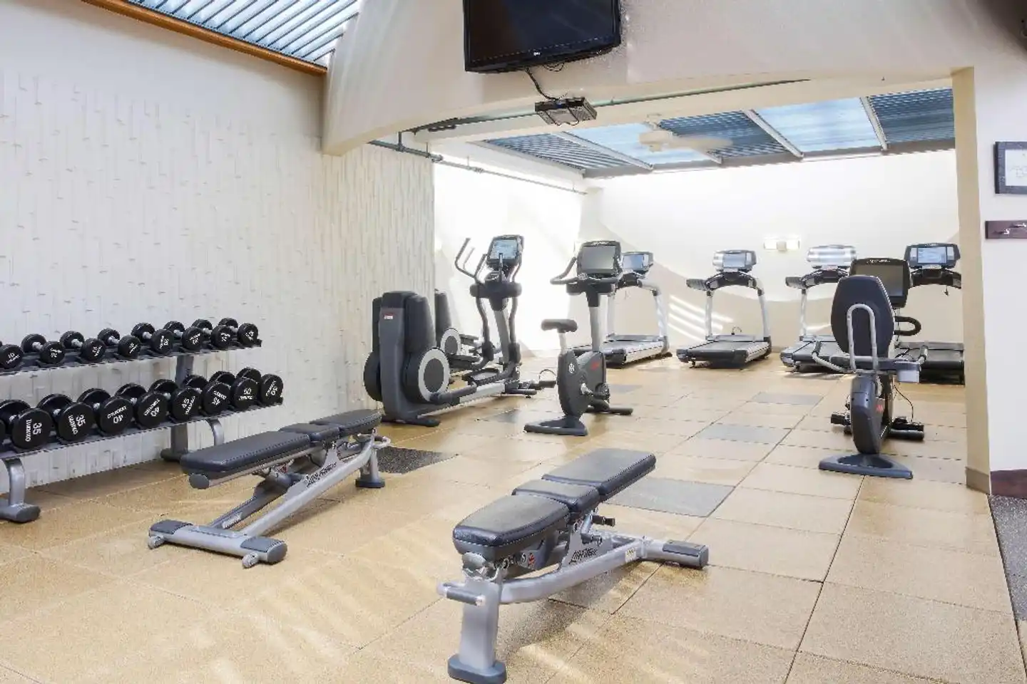 DoubleTree by Hilton Rochester Sport und Entertainment