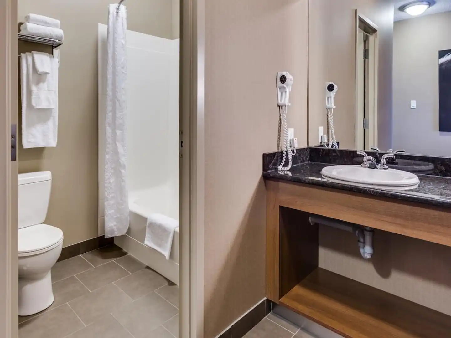 Heritage Inn Hotel & Convention Centre - Pincher Creek Badezimmer